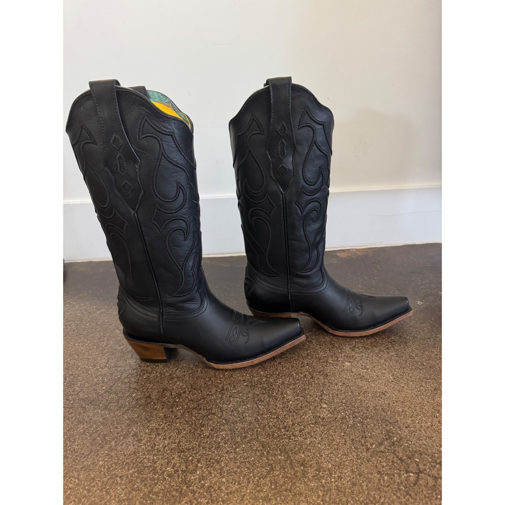 Corral Snip toe black stitching on black leather western boots - Picture 3 of 8
